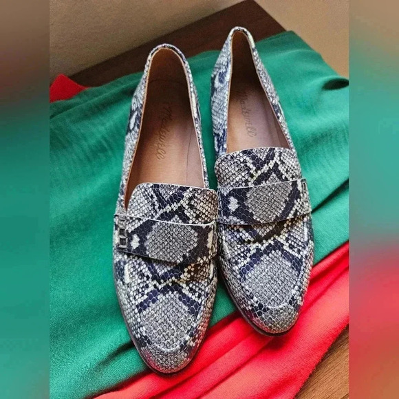 Madewell The Alex Loafer in Snake Embossed Leather in Dark Navy/Black, Size 6 - Picture 1 of 8